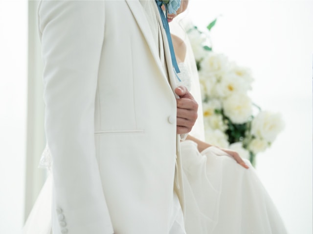 賀県大津市の結婚式場 NIHOなら新郎様のタキシードも多数取り揃えております