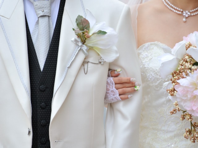 賀県大津市の結婚式場 NIHOなら新郎様のタキシードも多数取り揃えております